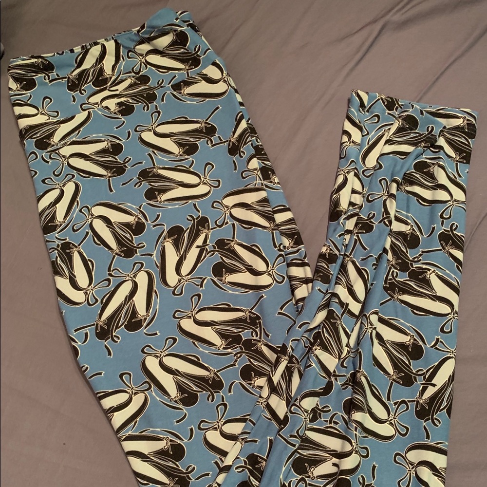 LuLaRoe Tall & Curvy leggings ballet slippers